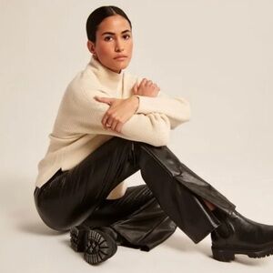 Abercrombie & fitch black vegan leather flare pants Curve Love side slits S